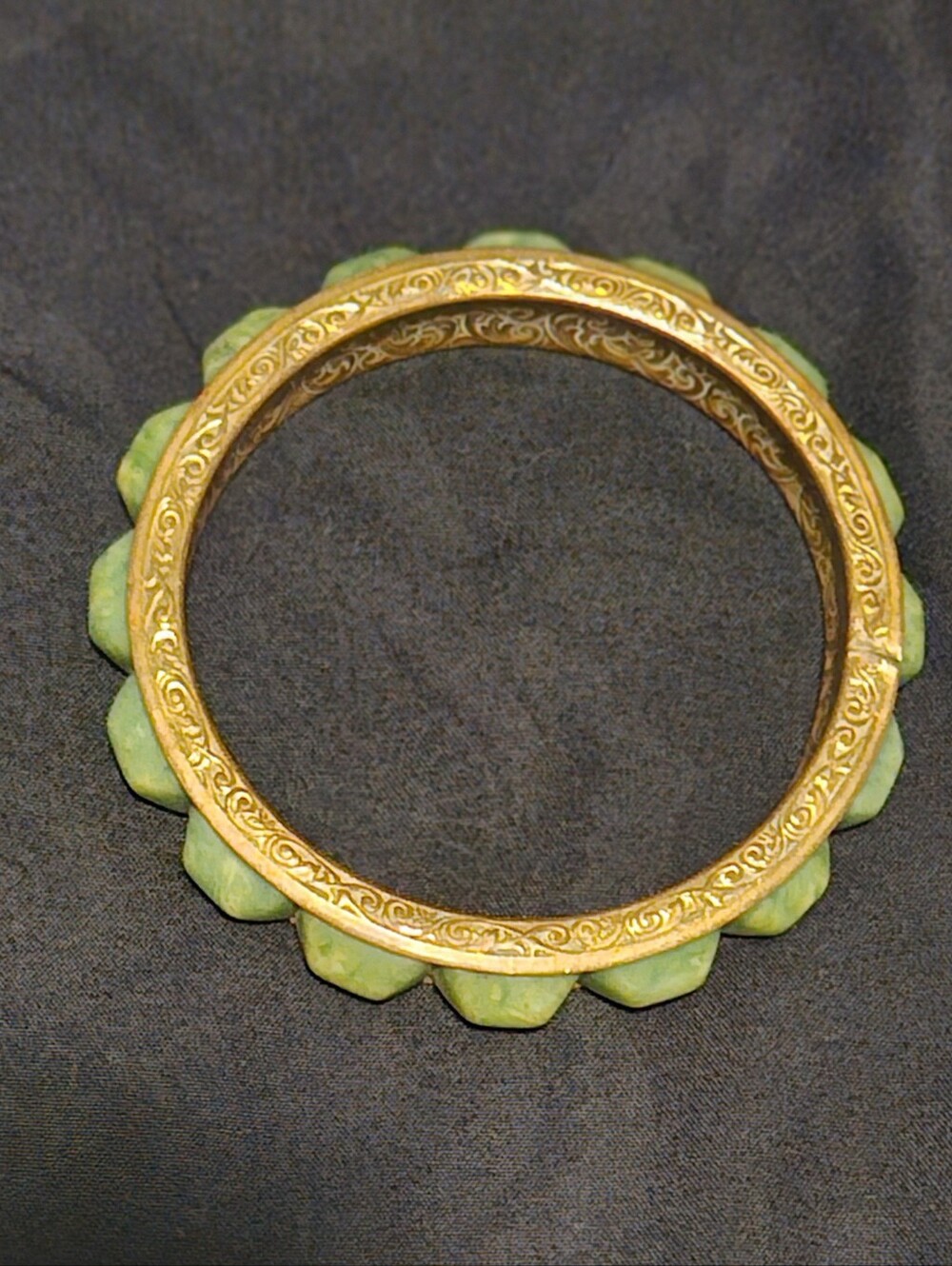 Vintage 1930s Art Deco Bakelite Brass Bangle Creamed Spinach Marbled Segmented - Picture 2 of 13